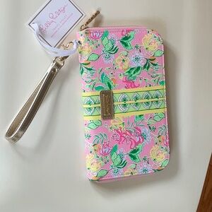Lilly Pulitzer travel passport/wallet. New!  Via Amore spritzer print.  NWT